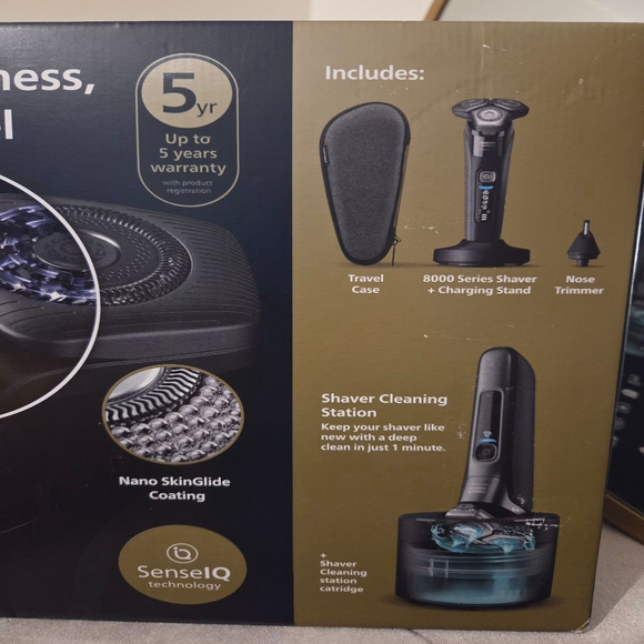 Men's Philips Norelco Shaver 8000 One Size Black Gold BRAND NEW JUST L OPEN BOX - Picture 3 of 8